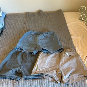 Chubbies 5 inch khaki shorts size L 3 pack